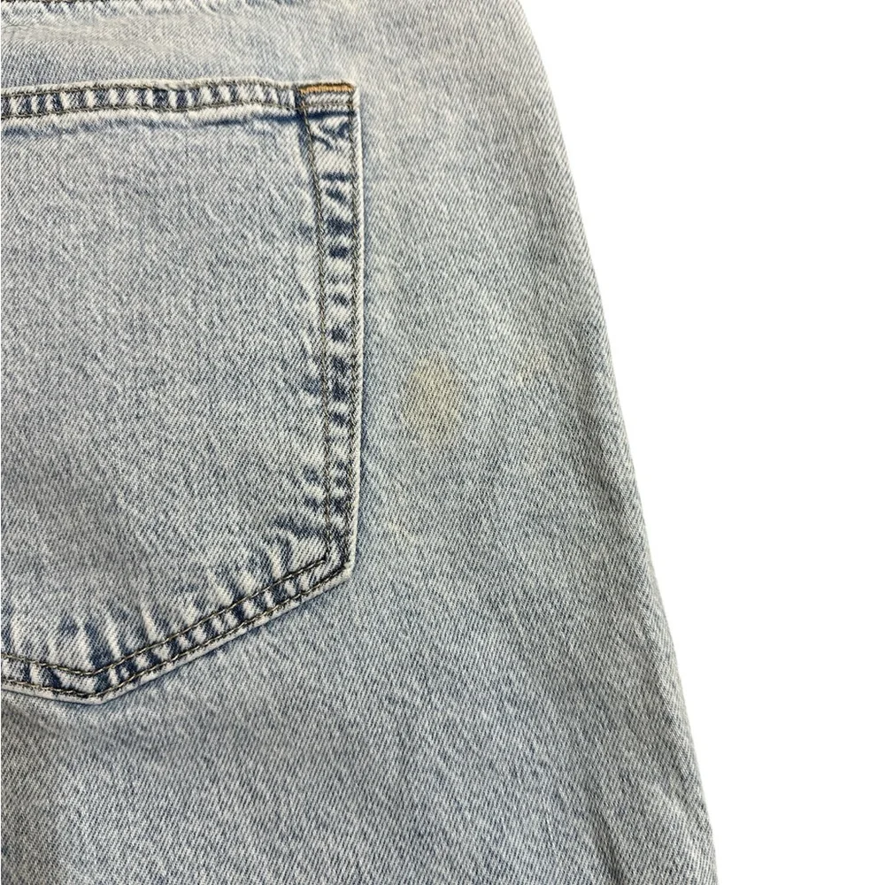 GAP Light wash Distressed 90’s Jean - Picture 3 of 4